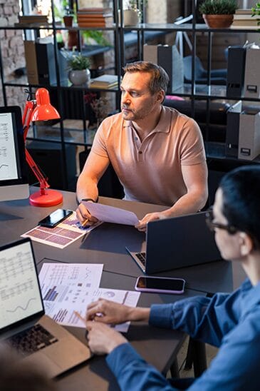 Discussing IT budget